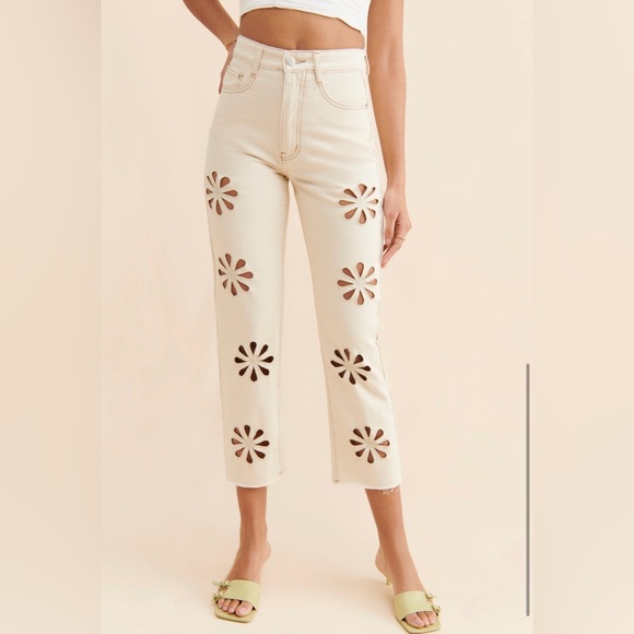Glamorous Beige Jeans With Flower Cutouts. Size 34 - Picture 4 of 9